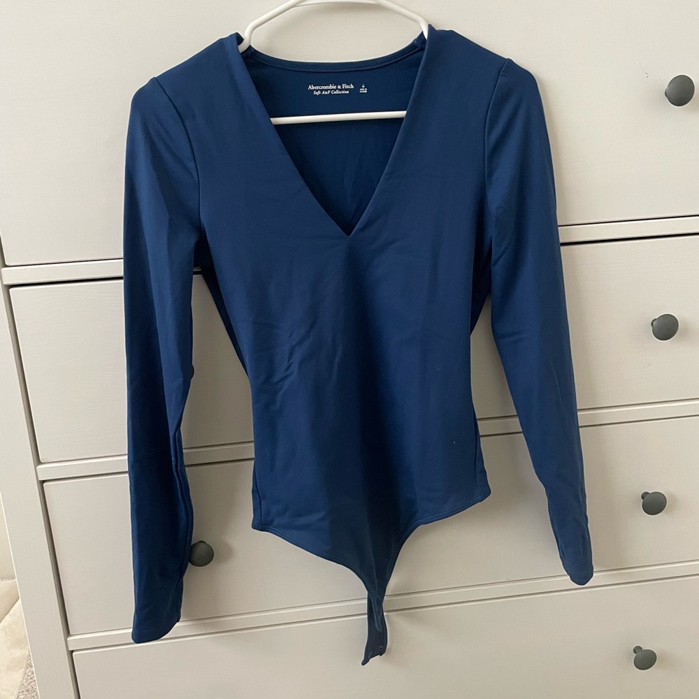 Abercrombie Long Sleeve Seamless Fabric V-Neck Bodysuit